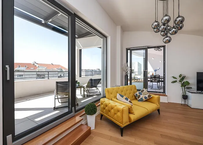 Luxury Penthouse Berin With Rooftop Terrace And Jacuzzi
