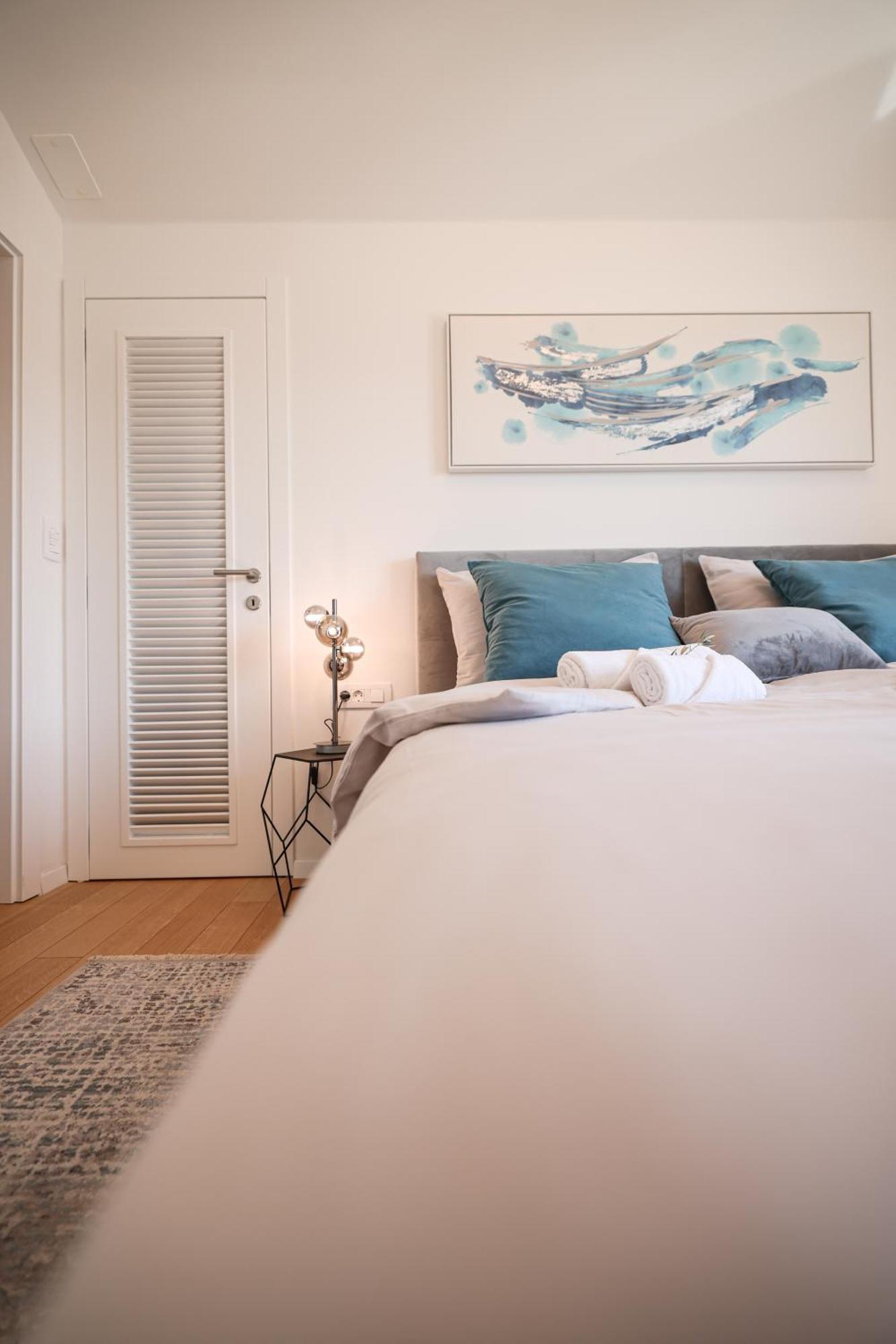 Apartment Luxury Penthouse Berin With Rooftop Terrace And Jacuzzi *