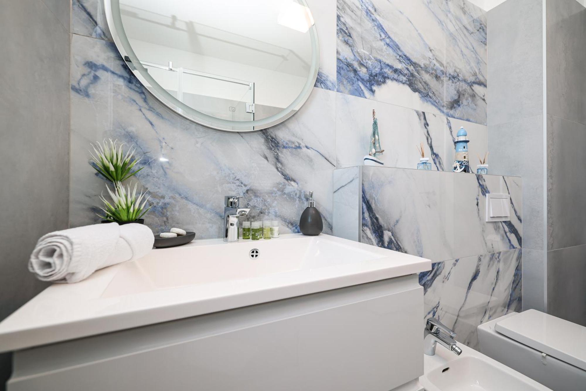 Luxury Penthouse Berin With Rooftop Terrace And Jacuzzi *